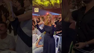 تفاعل  نور علي مع أغنية  شكرا   ل   أصالة خلال حفلها في بيروت الليلة      دندنها