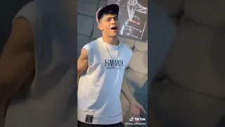 حد يجيب سيجارة رحال المغربي 