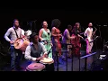 Download Lagu Dizzy Mandjeku \u0026 Alé Kumá - Palenque Matonge / teaser short docu