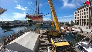 Sam Davies Crashes into a UFO in 2020 Vendee Globe. She diverts to Cape Town for REPAIRS. The Story