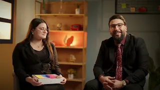 لحضة فخر تستحق التصفيق الطالبة المبدعة تگرم بفوزها في المسابقة وتحصل على جهاز Ipad 