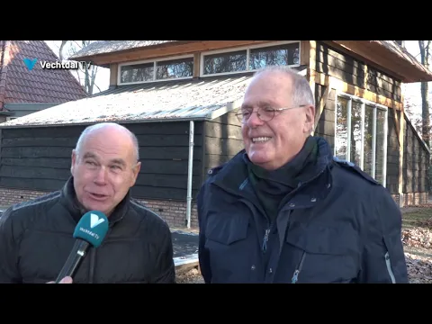 De hooiberg achter de schaapskooi van museum Palthehof is gereed, nu wordt de schaapsbouw verbouwd en heringericht en dat allemaal door vrijwilligers.