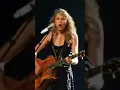 Lagu That one time Tayor Swift performed 'Iris'