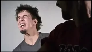 ضرب كف صفعة على الوجه بالعرض البطيء جدا منظر مخيف 