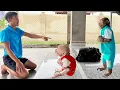 Download Lagu Super funny! CUTIS \u0026 mysterious baby monkey do special thing that confuses Dad😂