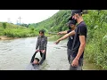 Download Lagu Homeless woman in trouble when thug stands up for her.tieu thuong tv
