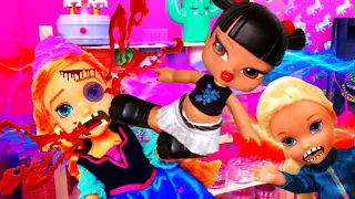 Download MALL FIGHT ! Elsa and Anna toddlers shopping - Anna gets into a FIGHT at CLAIRE'S ! MP3