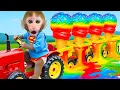 Download Lagu Monkey BonBon eats rainbow ice cream dan membaiki kereta di dalam hutan 🐒🌈🚗
