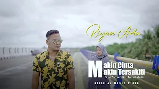 Download Makin Cinta Makin Tersakiti - Slowrock Terbaru by Riyan Arta [ Official Music Video ] MP3