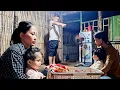 Download Lagu The wife was happy to think that her husband had come to pick her and the children up