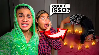 A MENINA ESTRANHA ESTÁ FAZENDO COISAS BIZARRAS AS 3:00 HORAS DA MANHÃ 😱😱😱