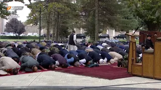 شاهد سقوط صواريخ قرب القصر الرئاسي أثناء تأدية الرئيس الأفغاني صلاة العيد 