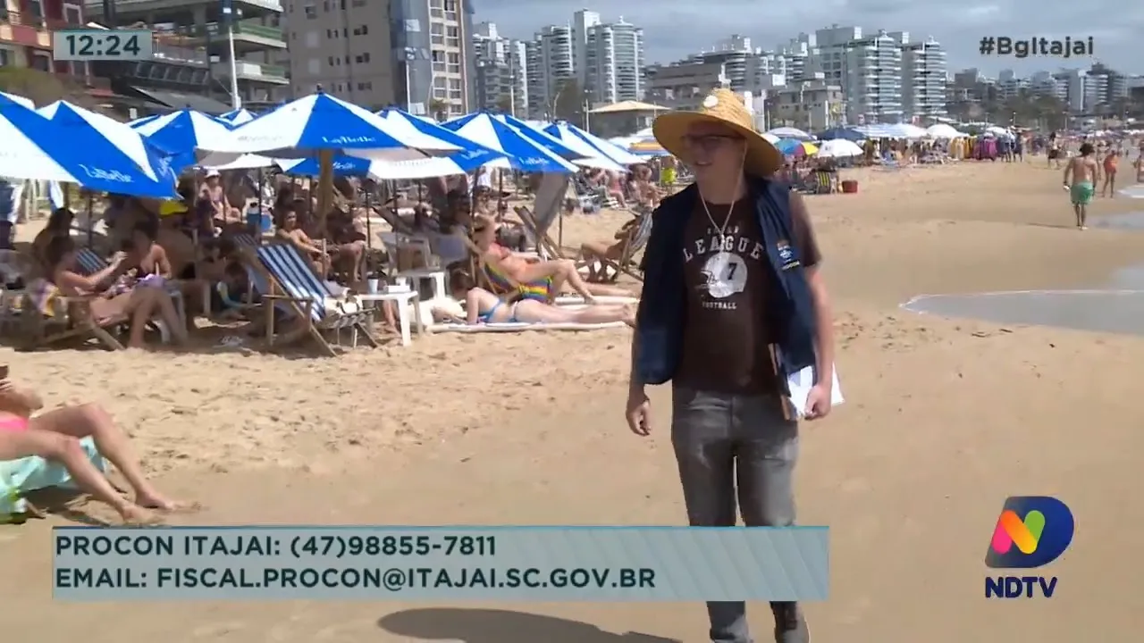 Procon faz ação de orientação e fiscalização nas praias de Itajaí