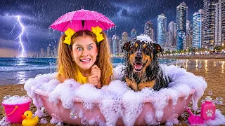 O PRIMEIRO BANHO de CHUVA da CACHORRINHA MILI no Passeio com MILENINHA e a BELINHA na PRAIA