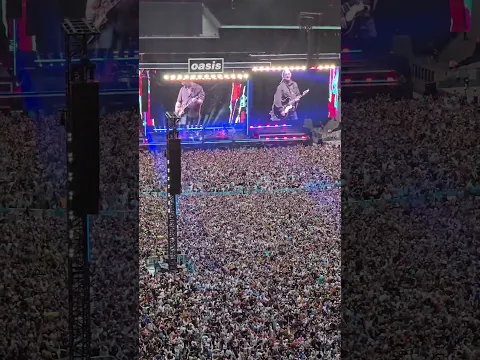 Seeing Oasis tonight? Join the convo in our new Community feature-link in bio! (@V22tony on TikTok)