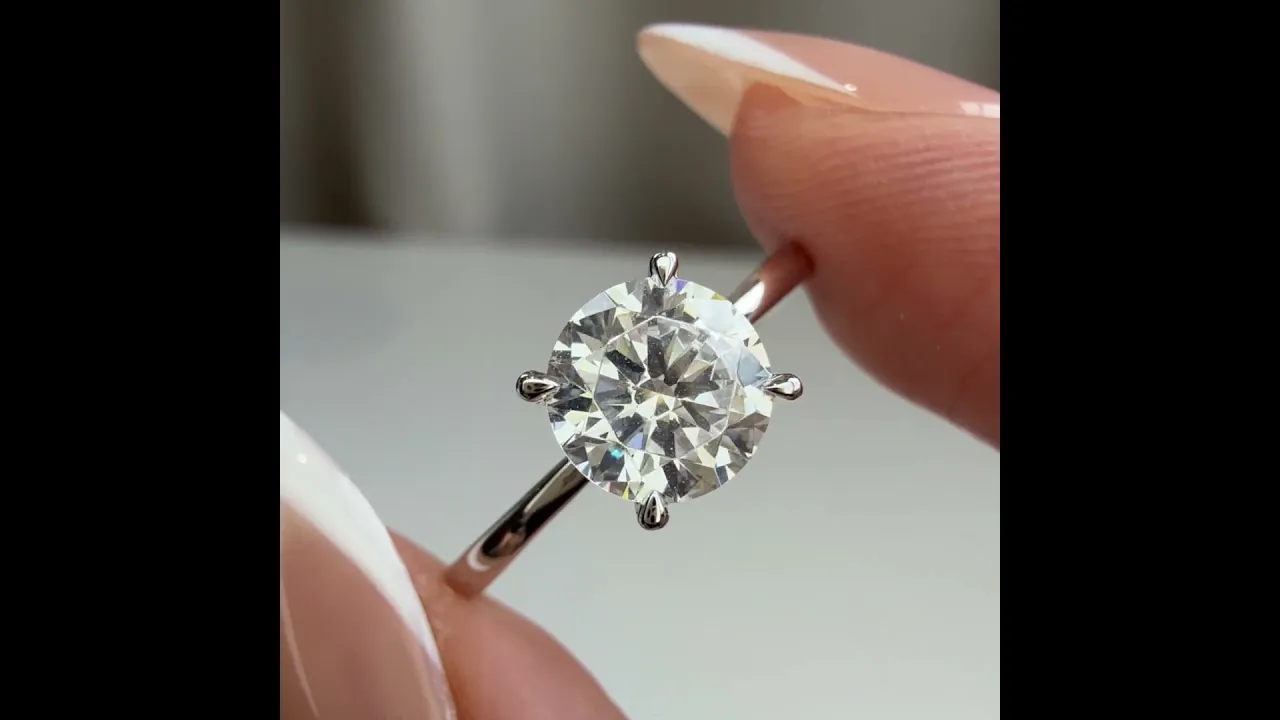 Aria丨1CT Round Lab Grown Diamond Ring In 14K Gold