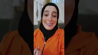 تقبيل يد الزوج 