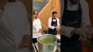 العجينه جهزت ب خمس دقايق 