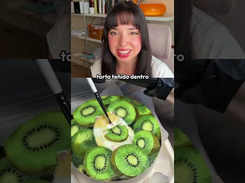 Pintando encima de una tarta