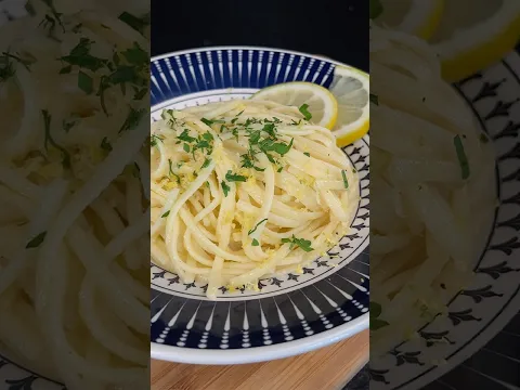 This Lemon-y Linguine Tastes like Summer! #cooking #pasta #lemon #summer