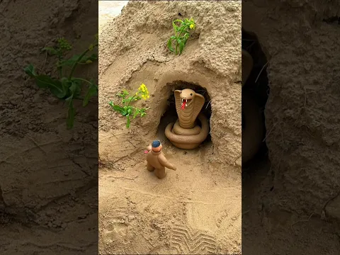 saamp Ne pakad liya #shorts #youtubeshorts #viral