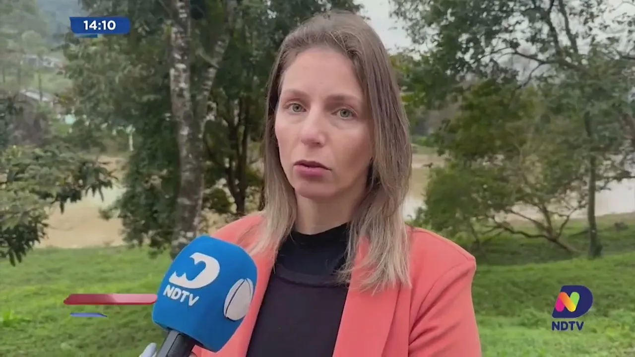 Jovens que estavam em ônibus que caiu no rio relatam detalhes do acidente em Aurora