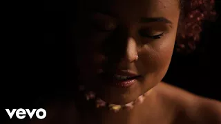 thandi phoenix standing too close acoustic 