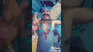 انا مسافر وماشى من بلدى وسايب الاحباب 