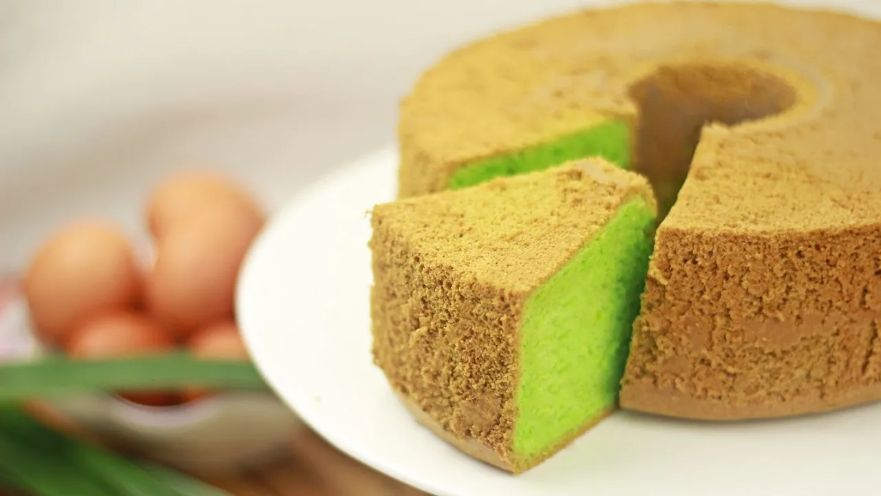 Pandan Chiffon Cake - Singapore - Recipe By ZaTaYaYummy