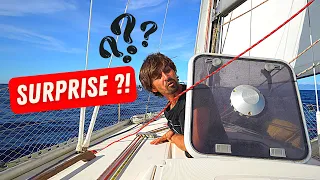En pleine NAVIGATION,  le capitaine prépare une SURPRISE… #voiliercoraille