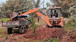 Efficient JCB Backhoe Loader Digging House Foundation & Loading Tractor  Land Filling Process - 127