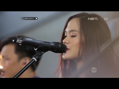 Download MP3 Noah Feat. Sheryl Sheinafia - Tak Lagi Sama (Live at Breakout)