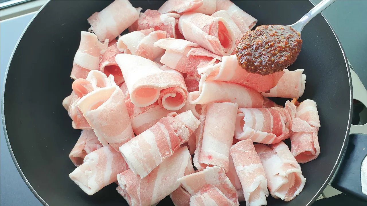 매콤 대패삼겹살 볶음