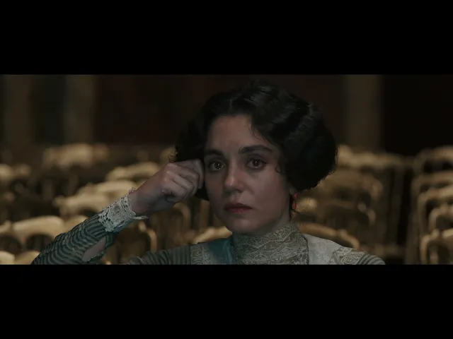 Qui rido io di Mario Martone | Clip 'Tu di chi sei figlio'