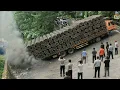Download Lagu ASLI BIKIN SOPIR CEMAS !!! Truk Fuso Muatan Besi Besar Panjang Terjebak Melintasi Tikungan Menanjak