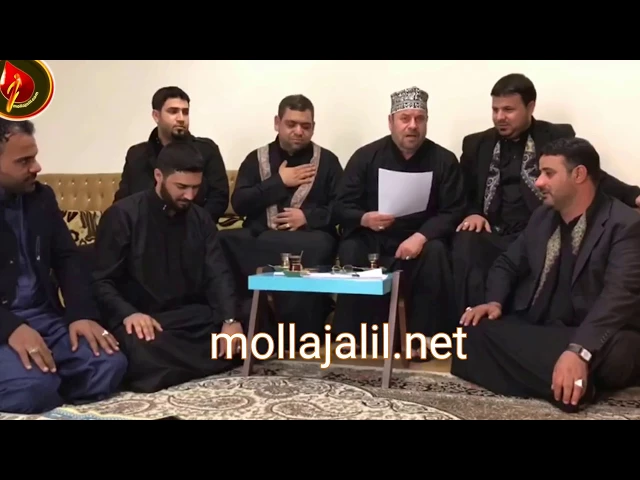 ⁣الحاج الملا جلیل یتهئ للایام الفاطمیه و یردد من تراثٍ له بحضور خدام الحسین ع منشدین من مدینة العماره