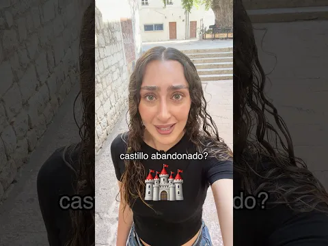 Desperté en un castillo abandonado.