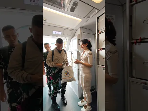 Pramugari Cantik Super Air Jet Menyambut Tentara Masuk Pesawat 🥰🥰🙏🙏