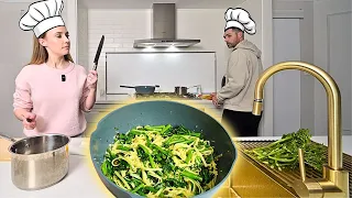 be a fly on the wall while we make dinner 🍽️
