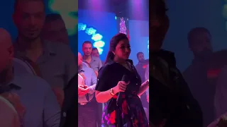 رحمه محسن بتعيط   وهيا بتغني احساس يوجع القلب    دندنها