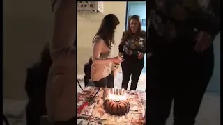 سلمى الجمل اجمل وارق مذيعة قناة الجزيرة في عيد ميلادها هذا الفيديو الذي غير حياتها 