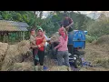 Download Lagu Tua and his mother went to look for snails to find food and luckily found a job.