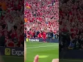 Download Lagu Salah pulls off the Totti celebration by taking a selfie with a fan's phone 😂