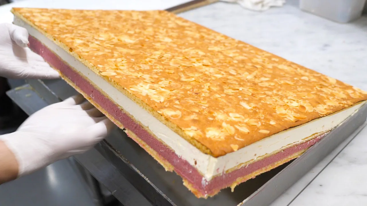 【時短版】巨大な苺カシスバニラケーキを作る東京のケーキ屋さん|bilsonrollers