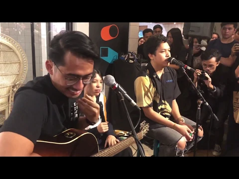 Download MP3 Hindia \u0026 Lomba Sihir - Rumah ke Rumah (Acoustic Live at The Goods Dept., Jakarta 04/02/2020)