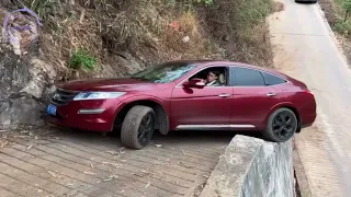 amazing driving skills caught on camera drivers talent on another level satisfunflix talented