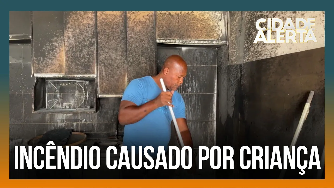 APARTAMENTO DESTRUÍDO PELO FOGO: Neta incendiou casa, trancou as portas e desceu para brincar