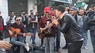 Lotfi Hank شوارع الجزائر العاصمة بأغنية يا الزينة ديري لاتاي مفاجأة للمارة Ya Zina 