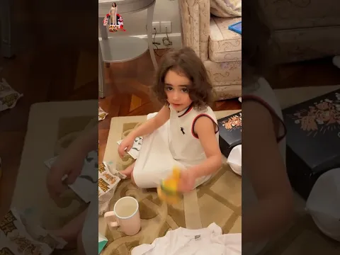 اللعابه حتى بالفندق 😇
