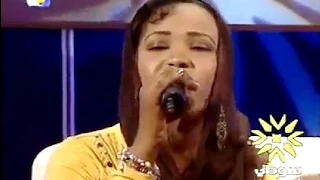 أسرار بابكر   يا طير يا ماشي لأهلنا بسراع وصل رسائلنا دندنها